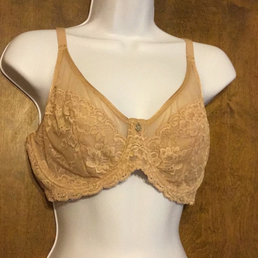 NWT! Women’s Bra. Montelle Intimates. Size 36DD/36E